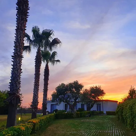 فندق مبيت وإفطار Stone Garden 3*