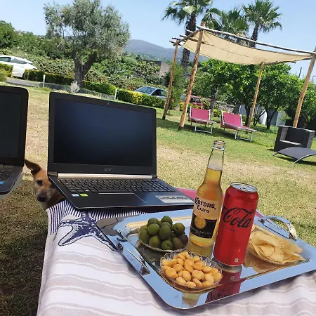 فندق مبيت وإفطار Stone Garden 3*