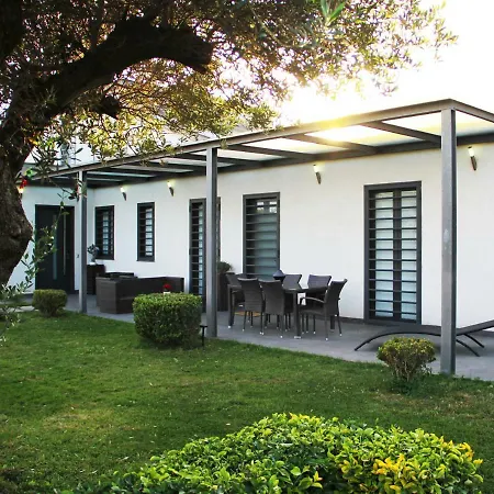 فندق مبيت وإفطار Stone Garden إيركولانو