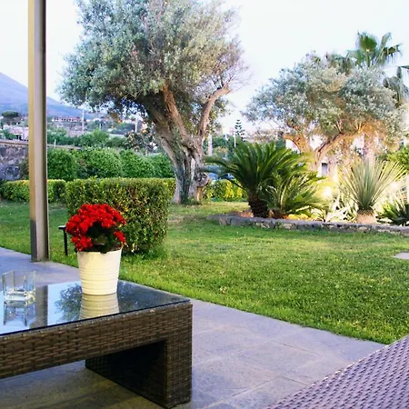 فندق مبيت وإفطار Stone Garden إيركولانو