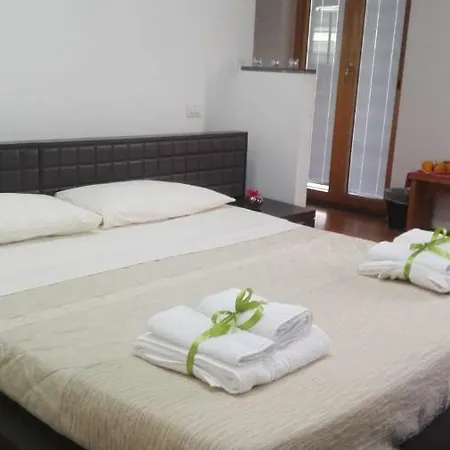 Bed & Breakfast Stone Garden *
